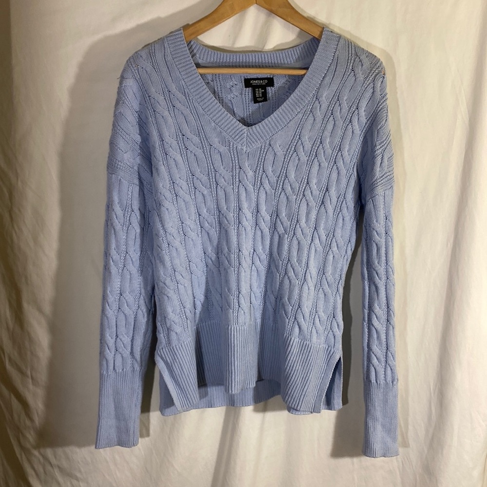 Jones NY woman’s sweater top size XS. Like New